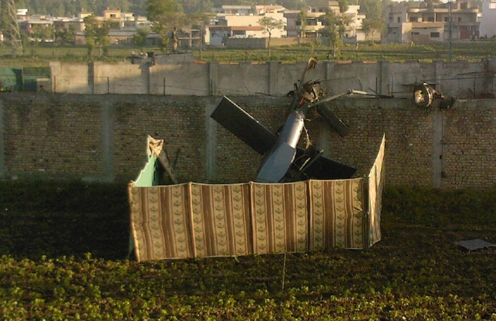 2011년 오사마 빈 라덴 사살작전 당시 추락한 미군 헬기 잔해. 연합뉴스