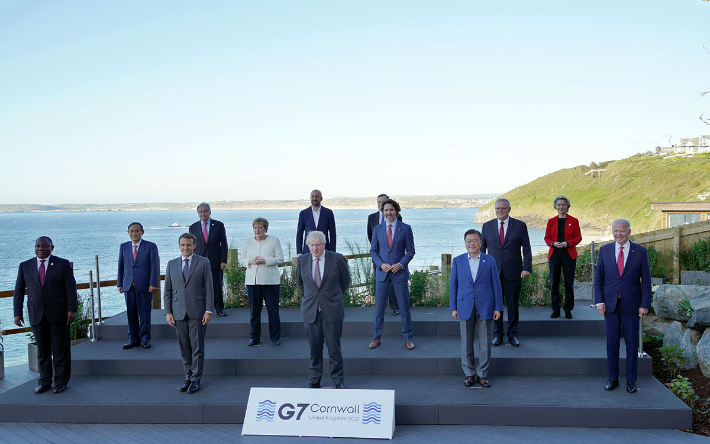 지난 6월 G7 정상회의에서 메르켈 독일 총리(왼쪽 다섯번째). 청와대 제공
