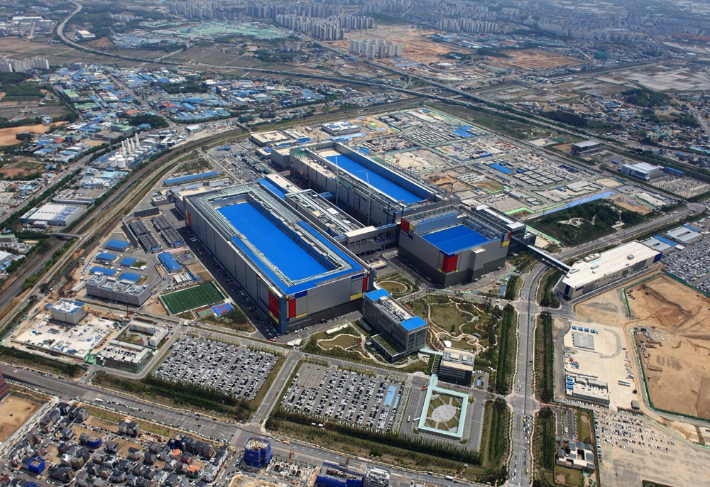세계 최대 반도체 생산기지인 삼성전자 평택캠퍼스 전경. 삼성전자 제공