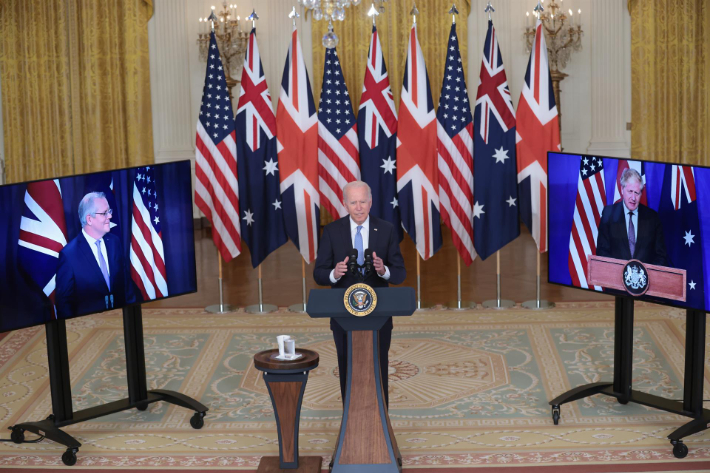 왼쪽부터 모리슨 호주 총리, 바이든 미 대통령, 존슨 영국 총리. 연합뉴스