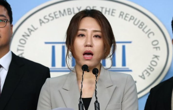 야당을 통한 여권 인사 고발 사주 의혹의 제보자임을 밝힌 조성은 씨. 연합뉴스 