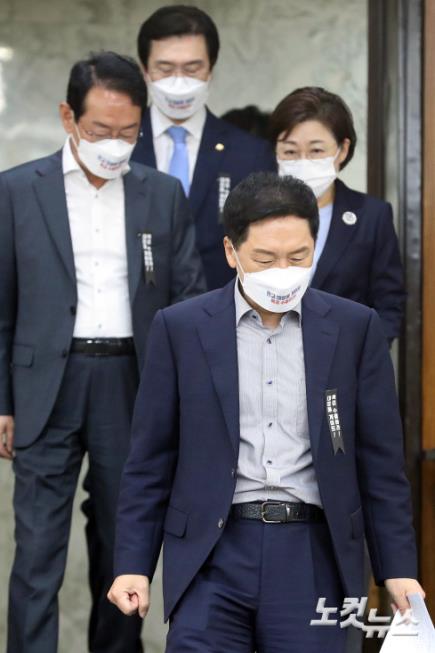 국감대책회의 참석하는 김기현 원내대표