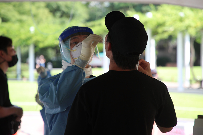 임시선별검사소 검채채취. 대구시 제공