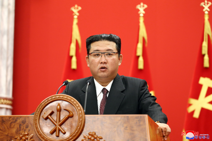 북한 김정은 노동당 총비서가 당 창건 76주년을 기념하는 연설을 통해 주민생활 안정을 강조했다. 조선중앙통신 캡처