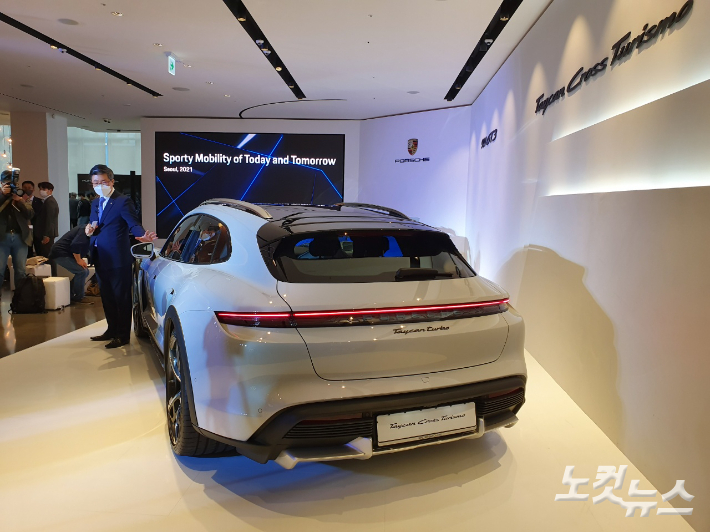 포르쉐 타이칸 크로스 투리스모. 김승모 기자 