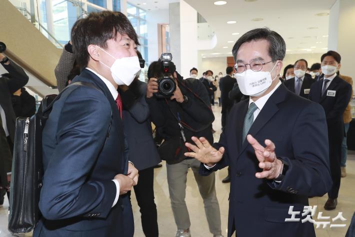 김동연 전 부총리와 만나는 이준석 대표