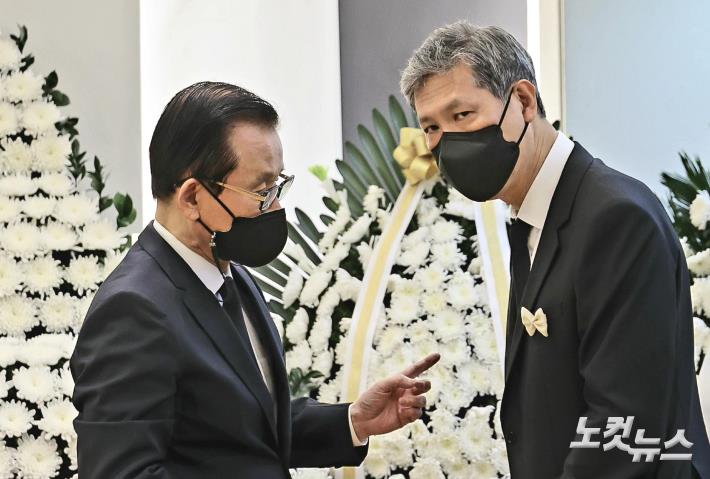 노태우 전 대통령 빈소 조문하는 박철언 전 정무 제1장관