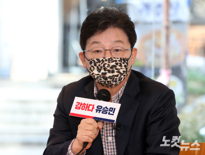 유승민 국민의힘 대선 경선후보가 당원들의 질의에 답하고 있다. 윤창원 기자
