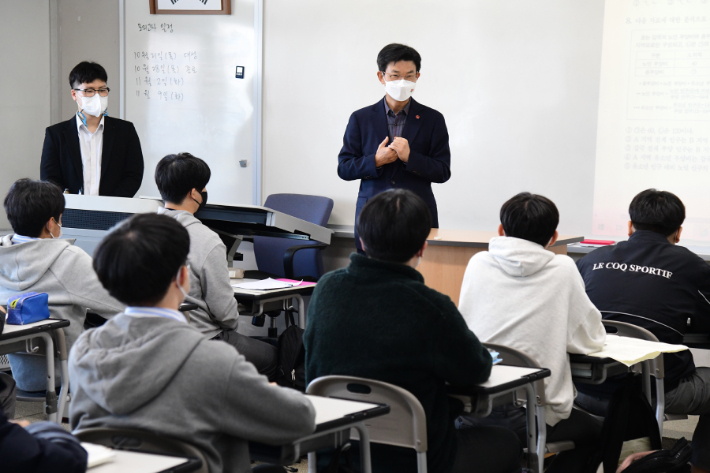 제주도교육청은 수능을 앞두고 도민들의 안전한 코로나19 일상회복을 위한 노력을 요청했다. 제주도교육청 제공