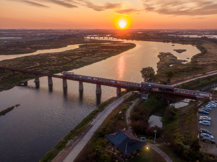 전북 완주군 만경강길 7번 코스 비비정길. 완주군 제공