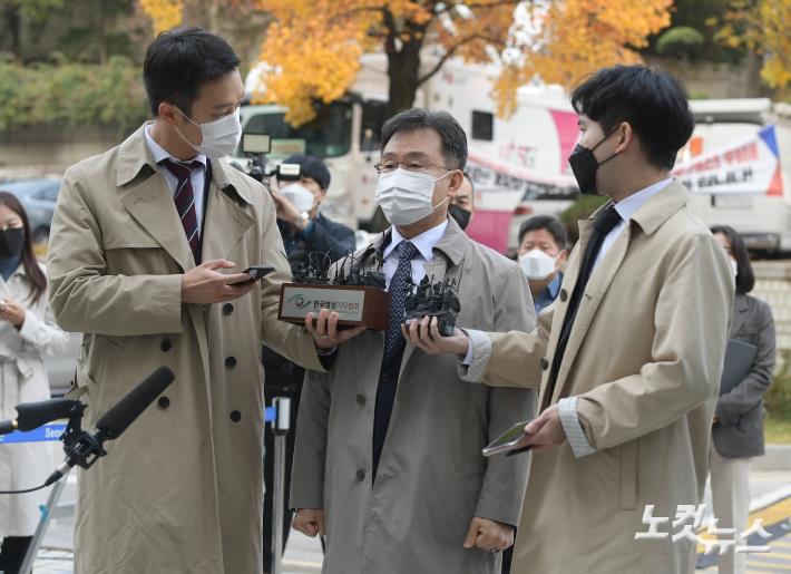 영장실질심사 출석한 김만배