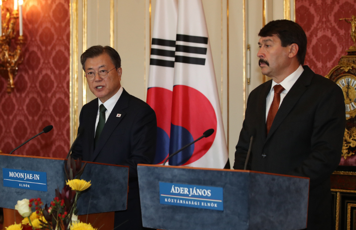 한-헝가리 공동언론발표 나선 양국 정상. 연합뉴스