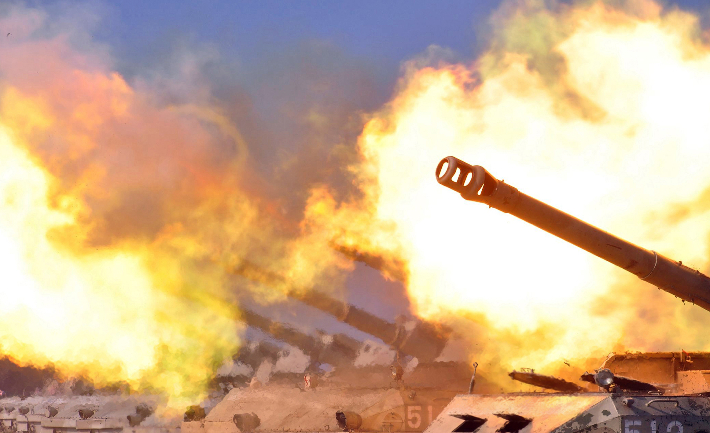 북한이 군 서열 1위인 박정천 노동당 정치국 상무위원 지도 하에 지난 6일 포병구분대들의 포사격경기를 진행했다고 조선중앙통신이 7일 보도했다. 연합뉴스