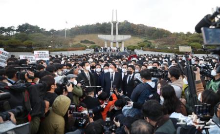 5·18 민주묘지 찾은 윤석열