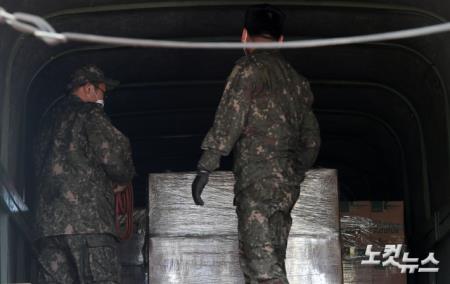 주요소에 도착한 군 요소수