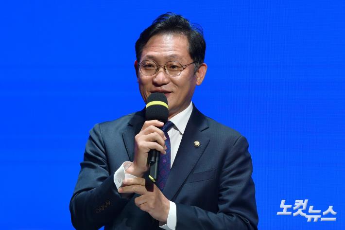 축사하는 배진교 정의당 원내대표