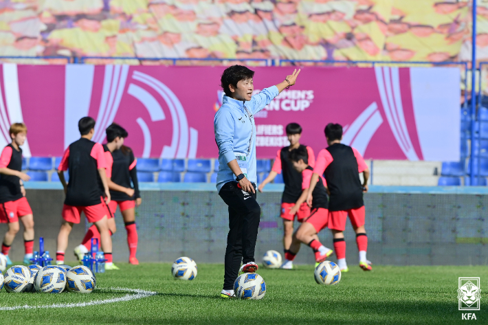 황인선 감독. 대한축구협회 제공