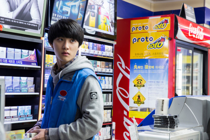 편의점, 음식점 등에서 아르바이트하는 MZ세대, 영화 카트 스틸컷