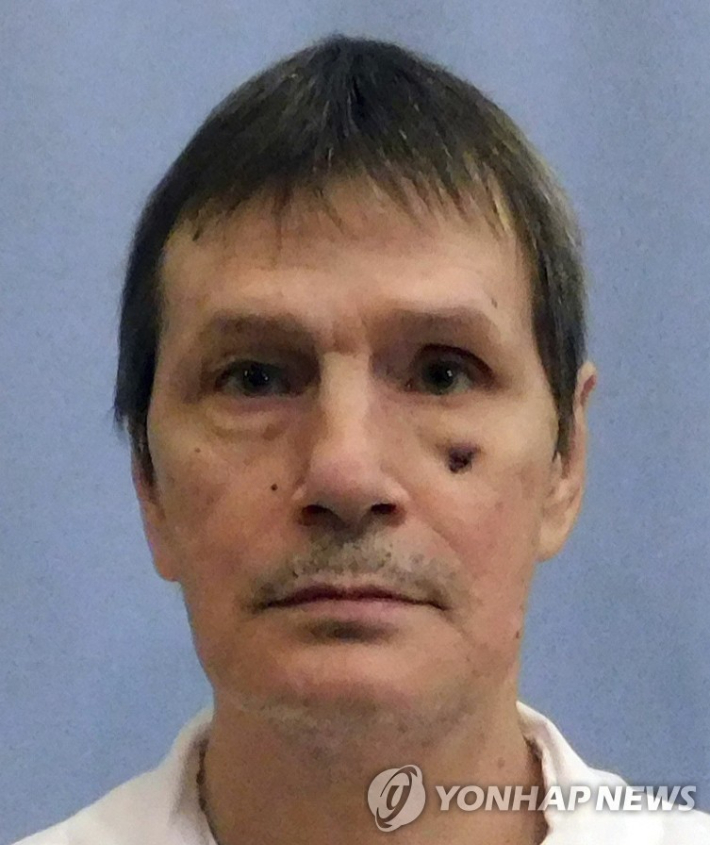 미국 앨라배마주에서 3년 전 독극물 처형 실패로 목숨을 건진 사형수가 28일(현지시간) 갑상샘암으로 사망했다. 앨라배마주 사형수 도니 리 햄의 모습.연합뉴스