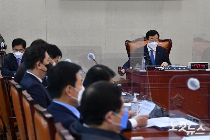 국회 국방위 전체회의