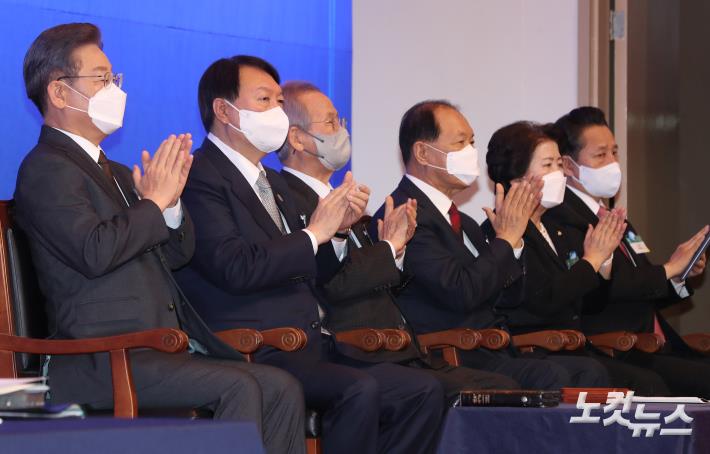 제53회 대한민국 국가조찬기도회 참석한 이재명-윤석열