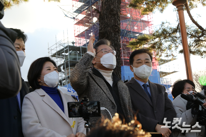3일 전주 한옥마을 전동성당 앞 연단에 선 이재명 후보. 송승민 기자