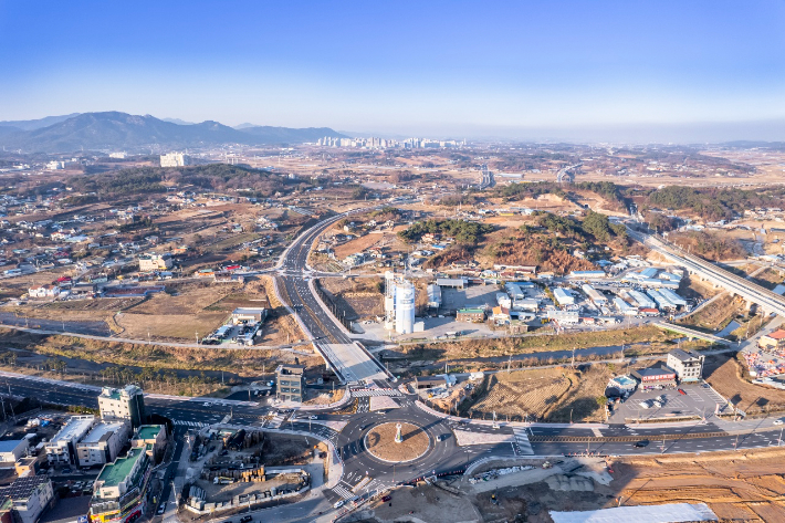 내포신도시 도시첨단산업단지 진입도로. 충남도 제공