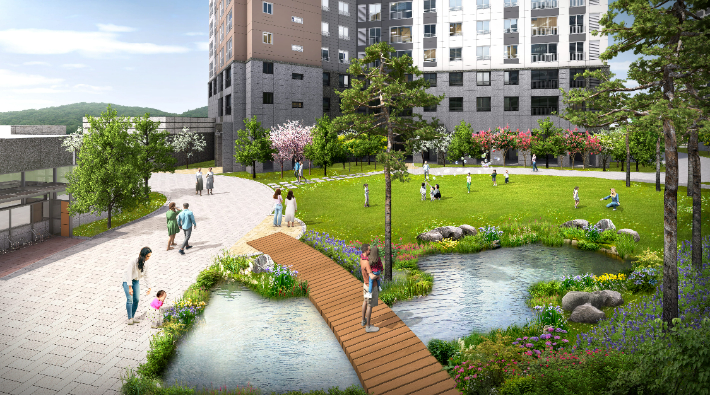 창원 두산위브 더센트럴 생태연못. 두산건설 제공