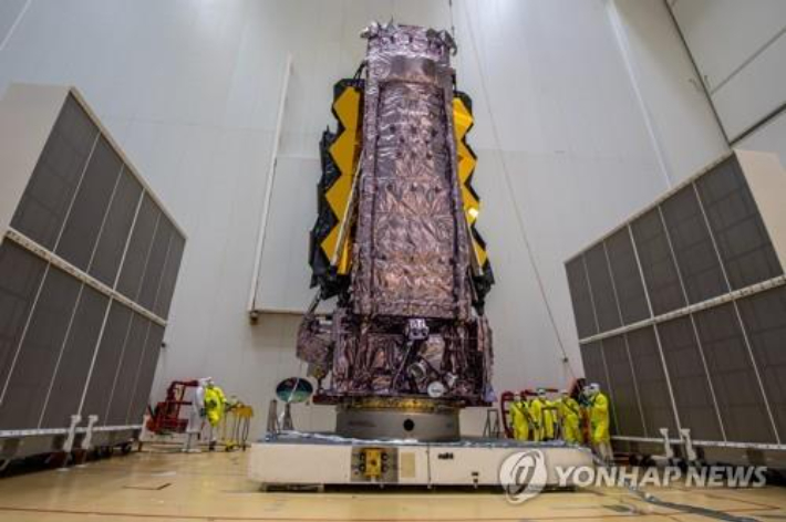 아리안 5호 로켓에 탑재된 웹 망원경. 연합뉴스