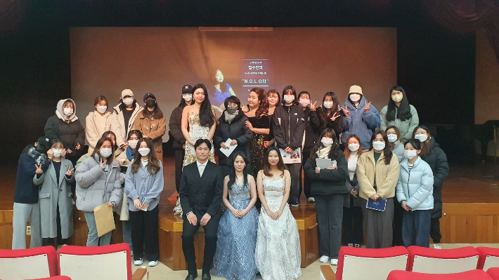 공연예술 전문가 정수연의 뉴노말 공연예술 렉처콘서트 진행 및 스텝 활동. 조선대학교 제공