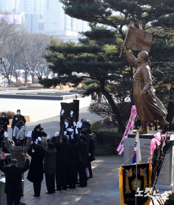 유관순 열사 동상 제막