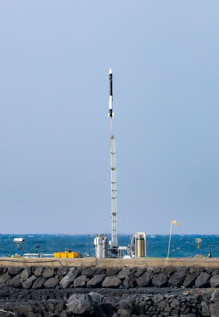 29일 제주시 한경면 용수리 해안가에서 발사된  '블루웨일 0.1'. 제주도 제공