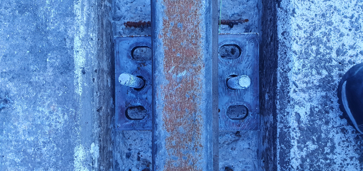 부산항만공사(BPA)는 5일 항만 내 복합형 솔 플레이트(SOLE PLATE)를 이용한 갠트리 크레인 레일 보수 특허기술을 등록했다고 밝혔다. 부산항만공사 제공