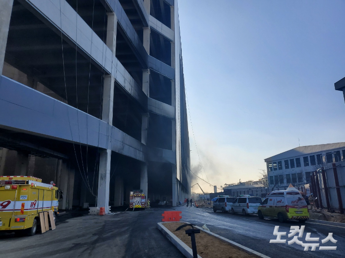 5일 화재가 발생한 경기 평택시 청북읍의 한 냉동창고 신축 공사장 현장. 이준석 기자