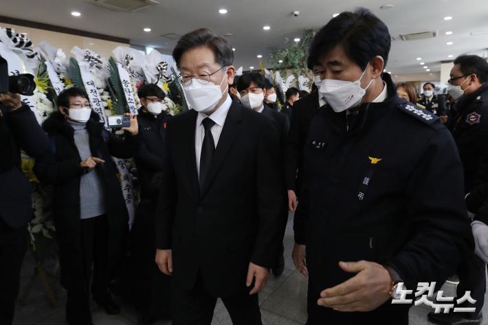 이재명, 평택 냉동창고 화재 순직 소방관 조문