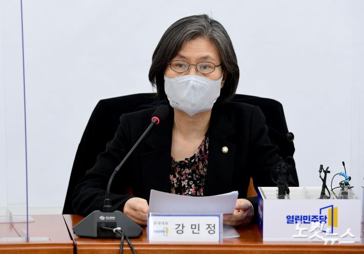 열린민주당 최고위, 발언하는 강민정 원내대표