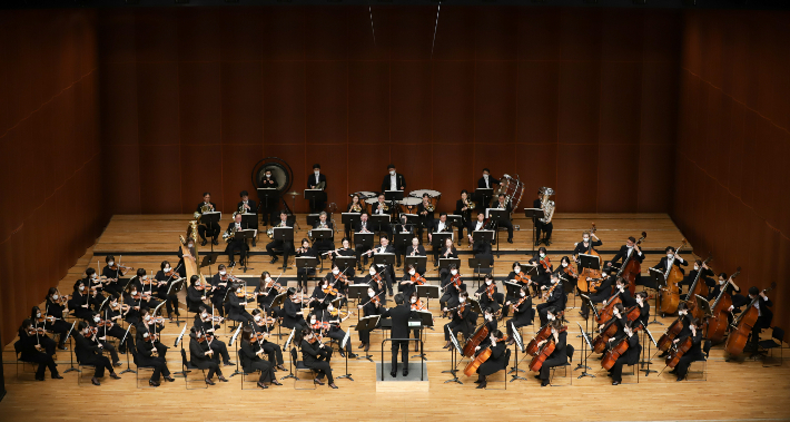 창원시립교향악단. 창원문화재단 제공