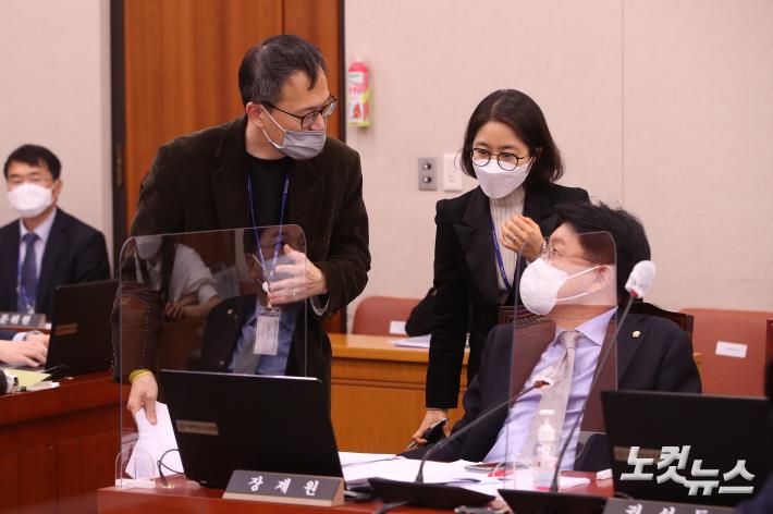 법사위, 대화하는 여야 간사