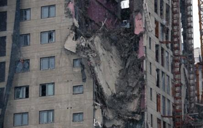 11일 오후 4시께 광주 서구 화정동에서 신축 공사 중인 고층아파트의 외벽이 무너져내렸다. 연합뉴스