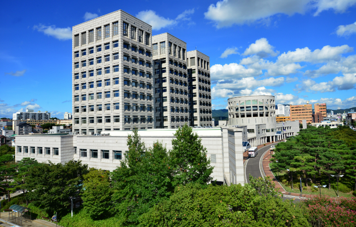 진주시청 전경. 진주시청 제공