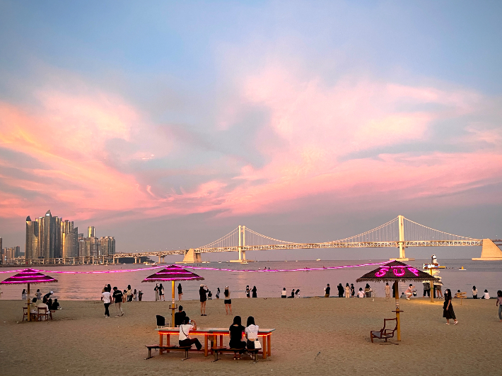 부산 MBC 부설 (사)문화도시네트워크는 24일부터 30일까지 부산시청 2층 제1전시실에서 '디카로 보는 부산, 내가 가장 사랑한 부산'을 주제로 사진전을 연다. 부산 MBC 제공 