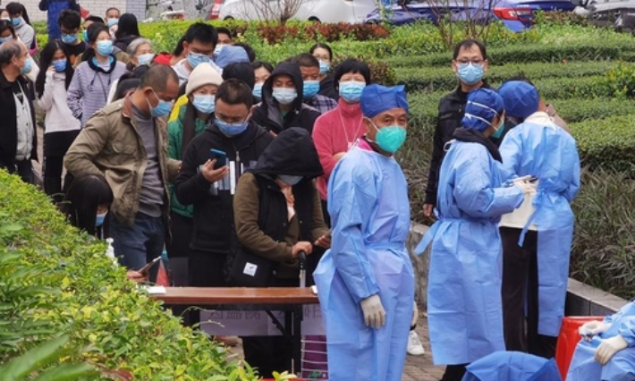 중국에서는 지역에서 확진자가 나오면 주민 전체를 대상으로 핵산 검사를 진행한다. 연합뉴스