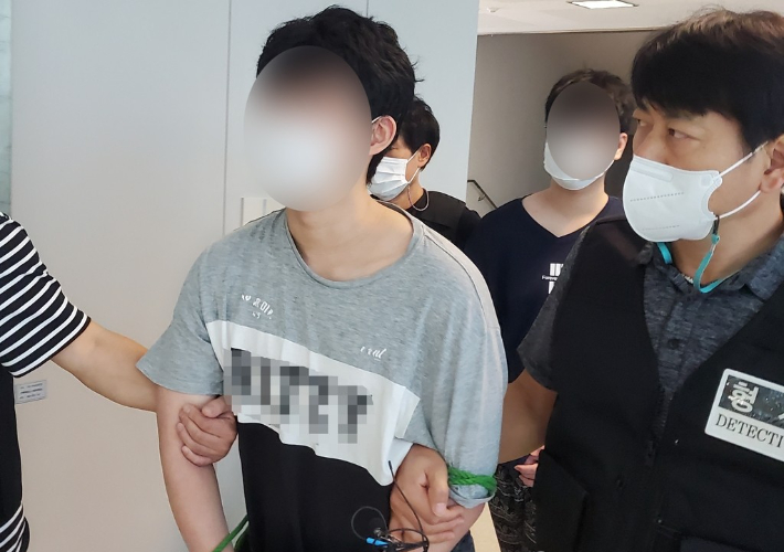 9년간 키워준 친할머니를 살해한 10대에게 징역형이 선고됐다. 연합뉴스