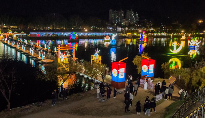 진주남강유등축제. 진주시 제공