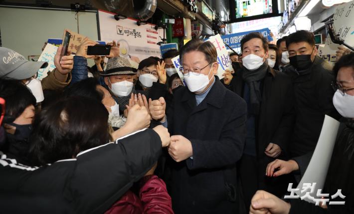 이낙연 전 대표와 성남 찾은 이재명 후보