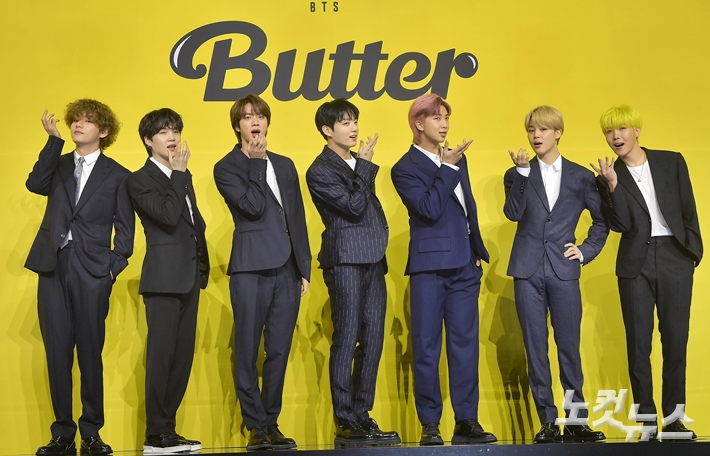 그룹 방탄소년단은 지난해 5월 발매한 영어 싱글 '버터'로 미국 빌보드 메인 싱글 차트 '핫 100'에서 통산 10번의 1위를 기록한 바 있다. 박종민 기자