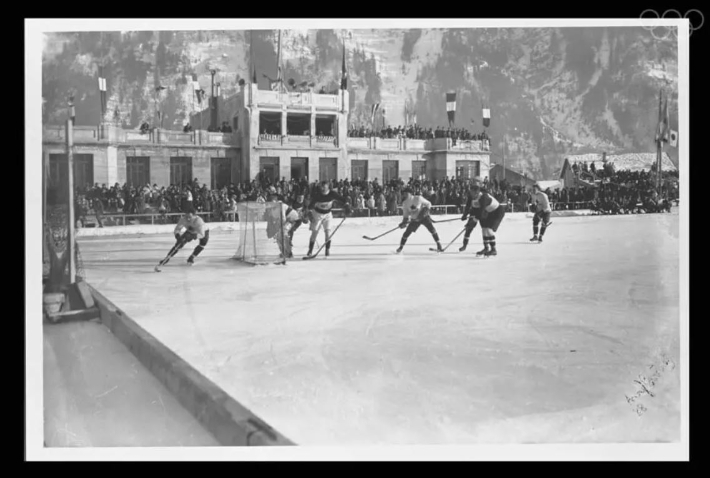 1924년 프랑스 샤모니에서 열린 초대 동계올림픽의 아이스하키 경기. IOC 홈페이지 캡처