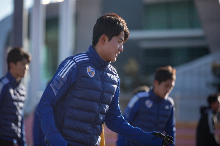 훈련 중인 설영우. 울산 현대