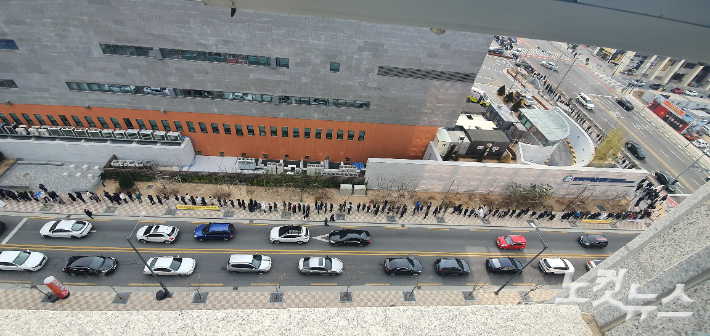 창원한마음병원 선별진료소 북새통. 독자 제공