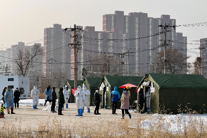 핵산 검사하는 중국의 한 도시 모습. 연합뉴스